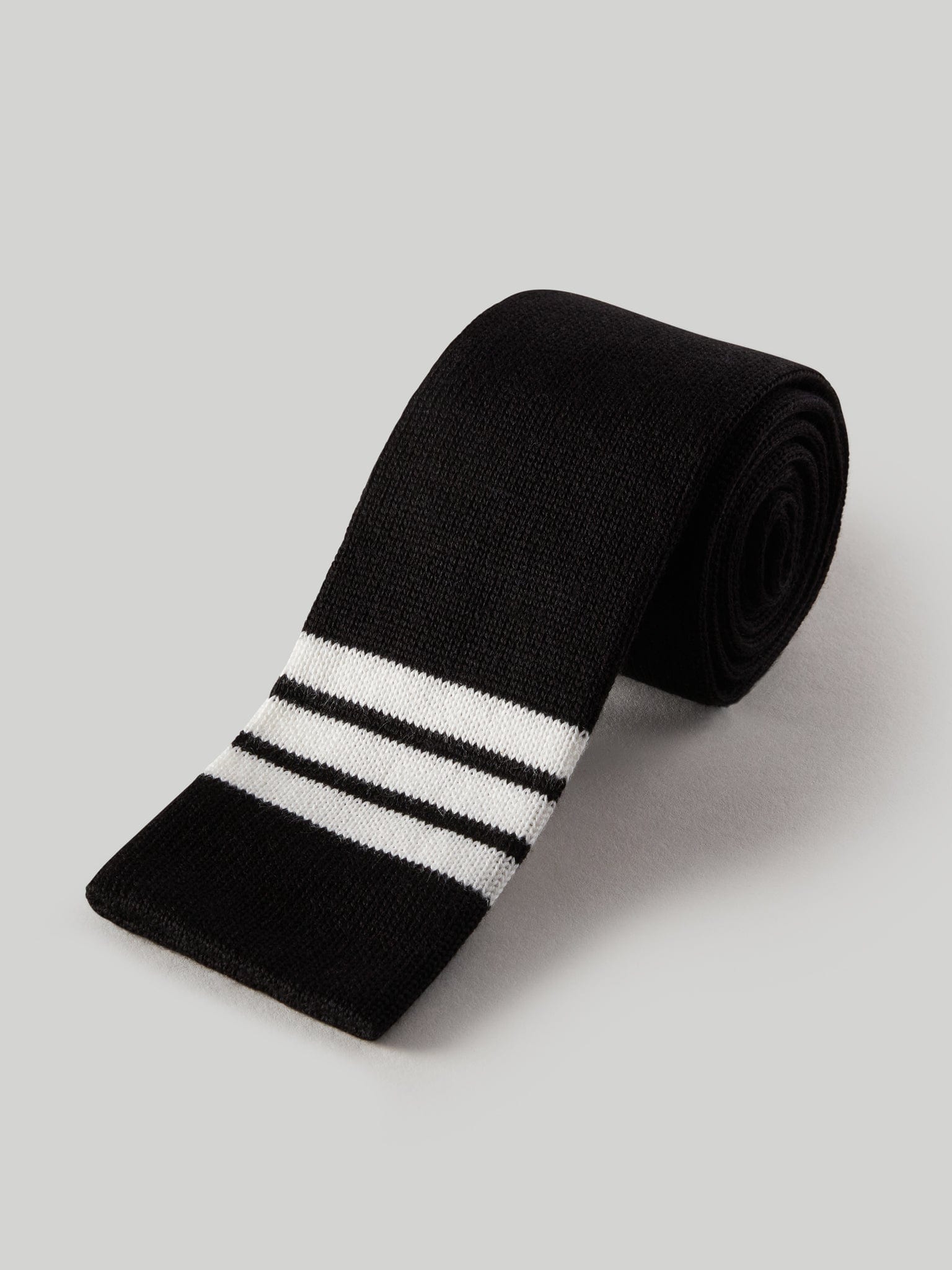 The Bixby Cotton Knit Necktie in Black